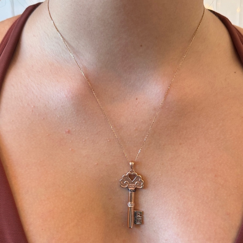 EFFY 14k rose gold key necklace almost 9 grams - Picture 3 of 14